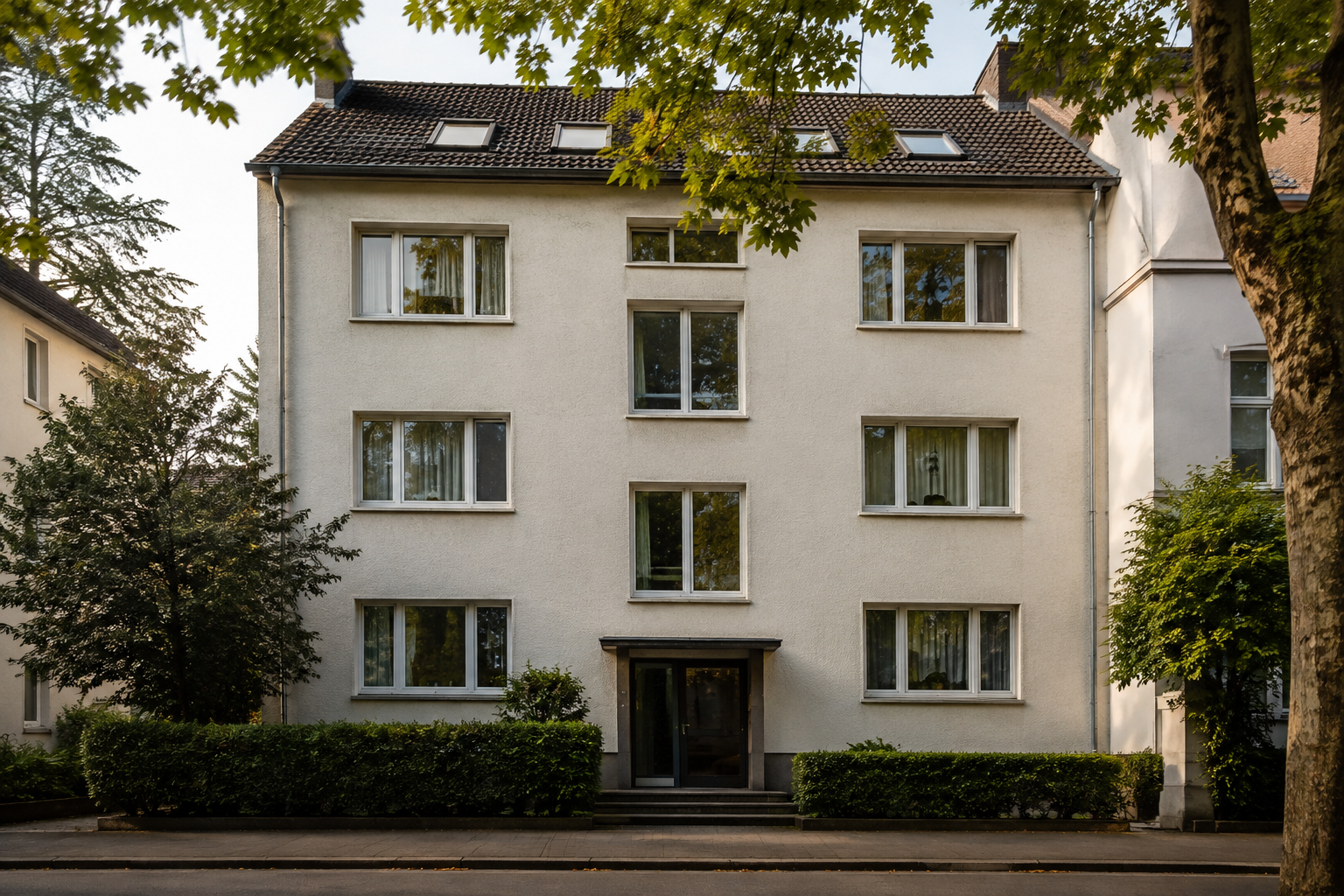 Neutrales redaktionelles Motiv zum Thema Mehrfamilienhaus verkaufen